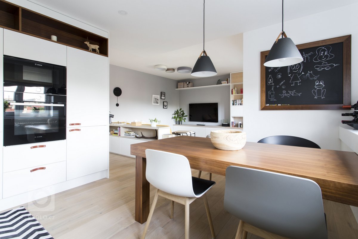 Byt v Modřanech, 60m2 pro mladou dámu, dispozice 2+kk. Hezký prostorný obývací pokoj&nbsp;s kuchyní a ložnice, nabízí příjemné bydlení. Byt je navržený tak,…