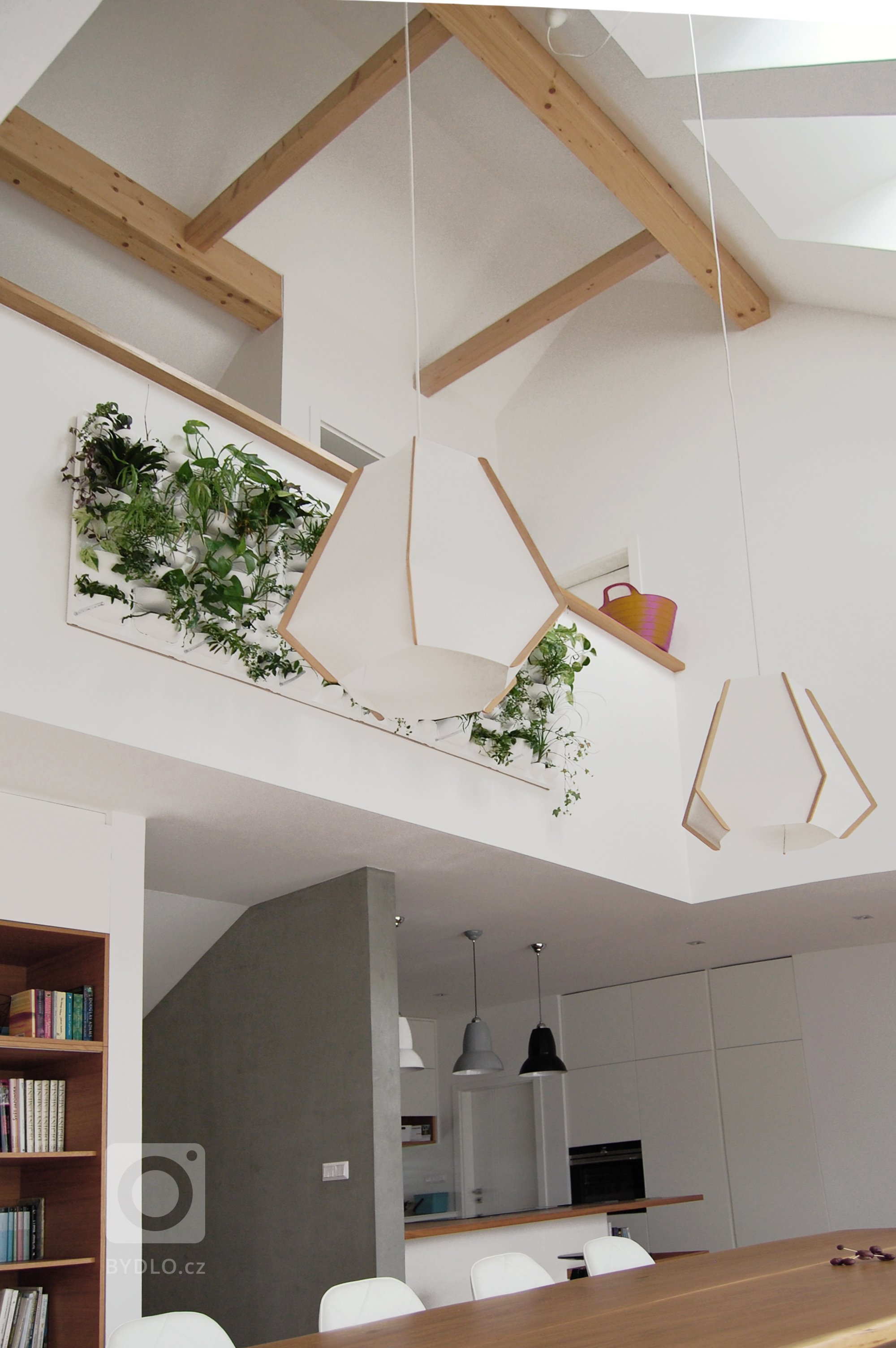 Rodinný dom je navrhnutý ako pasívny, pričom v sebe zhmotňuje moderné technológie a dizajn vychádzajúci z tradičnej architektúry. Drevo ako základný materiál…