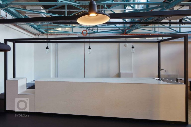 add picture to album