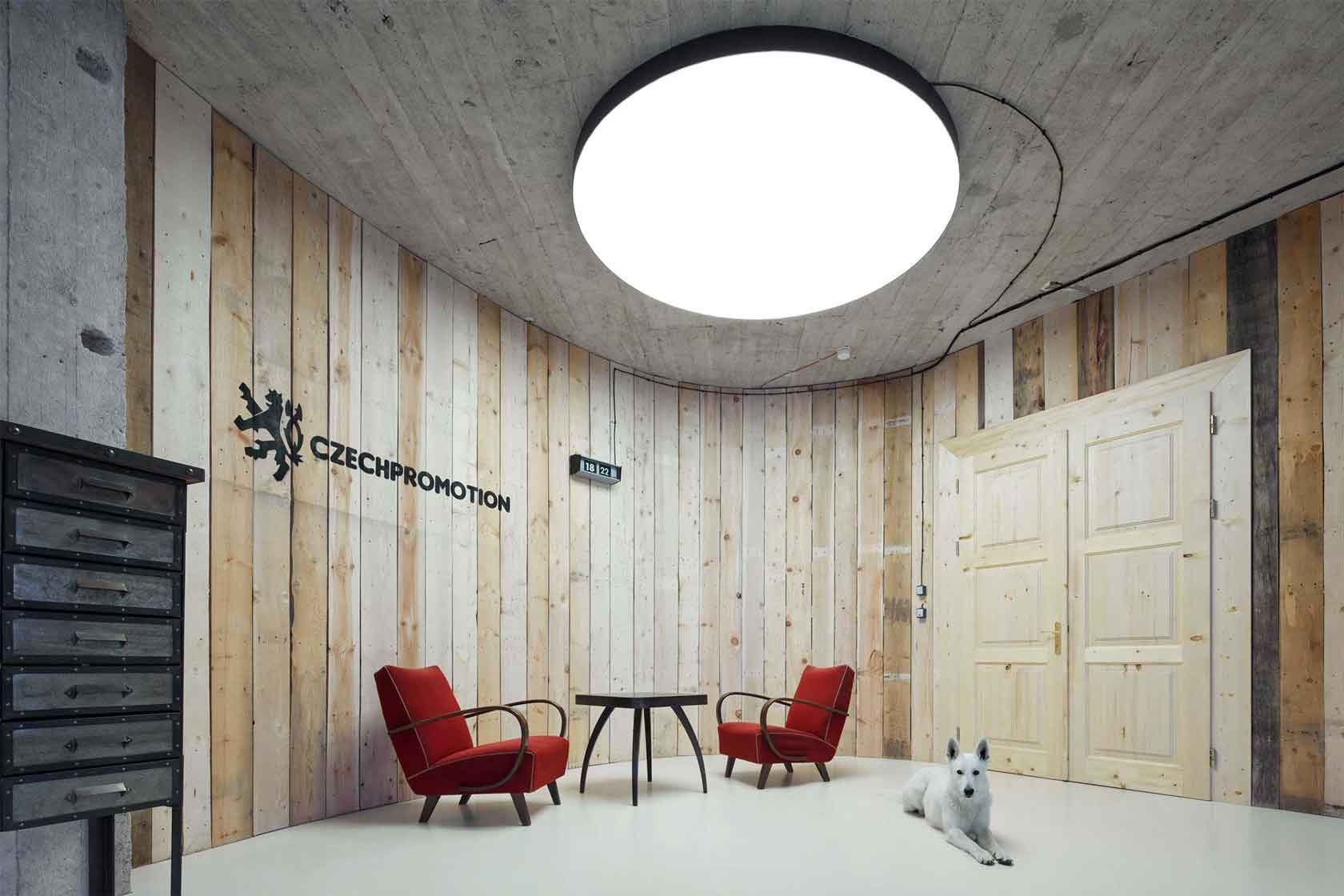 Ocenění Kanceláře roku 2017

Přestěhovat za pouhé tři měsíce komunikační agenturu Czech Promotion ze slavné Winternitzovy vily do nerekonstruovaných prostor…