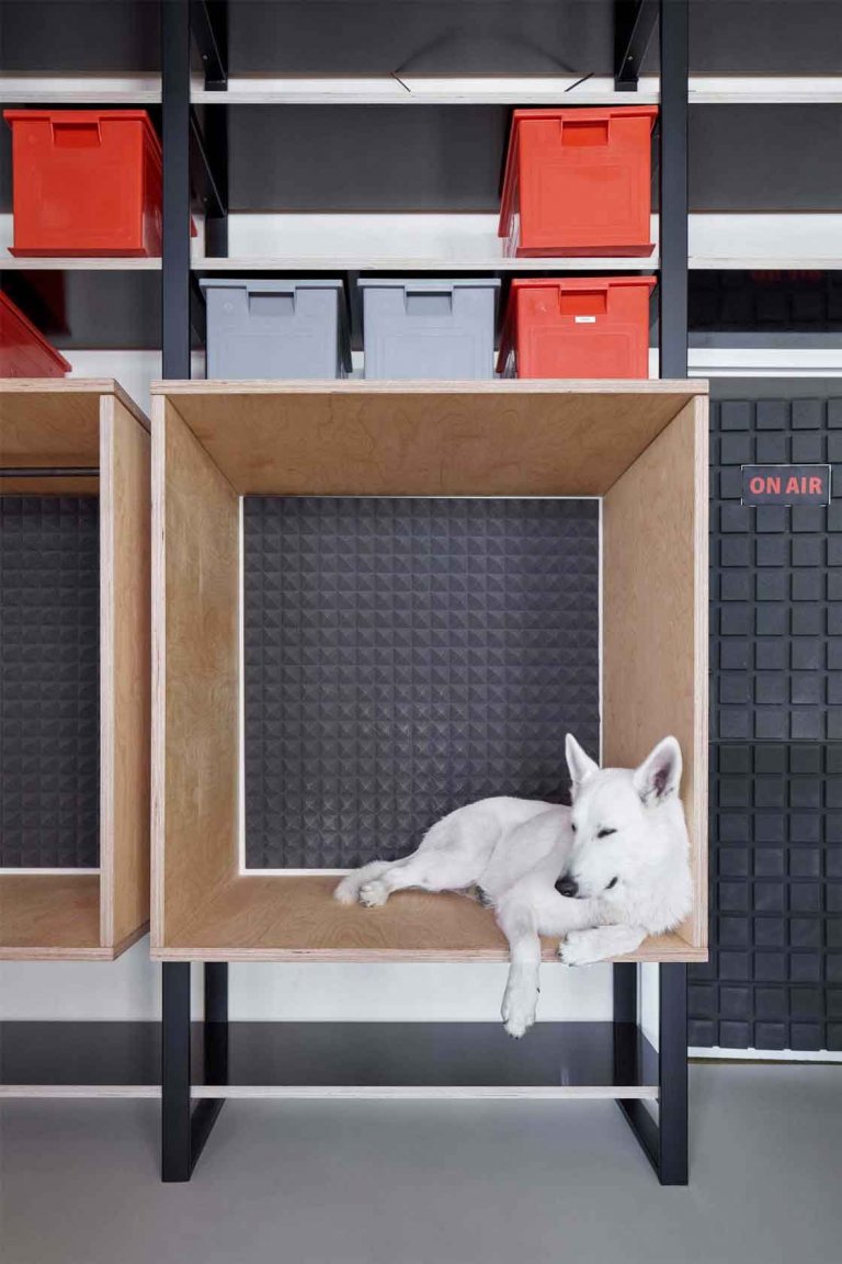 Ocenění Kanceláře roku 2017

Přestěhovat za pouhé tři měsíce komunikační agenturu Czech Promotion ze slavné Winternitzovy vily do nerekonstruovaných prostor…