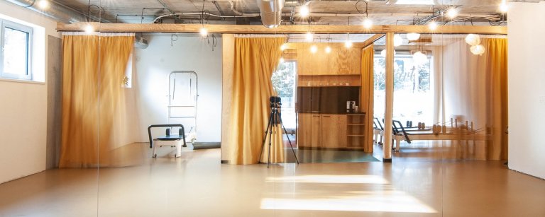 Specializované studio zaměřené na&nbsp;metodu pilates s názvem Pilates Art, které najdete v Klánovicích, je místem, kde se cvičí na&nbsp;dokonale vymyšlených a…