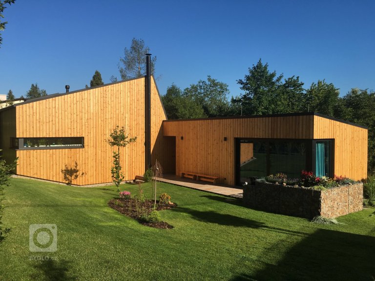 add picture to album