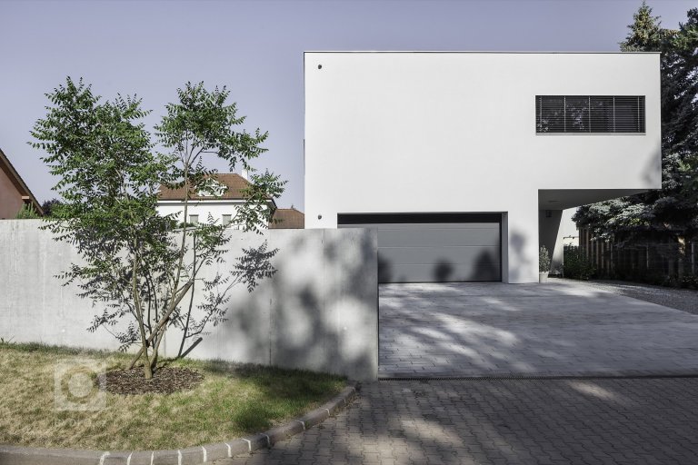 add picture to album