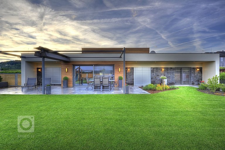 add picture to album