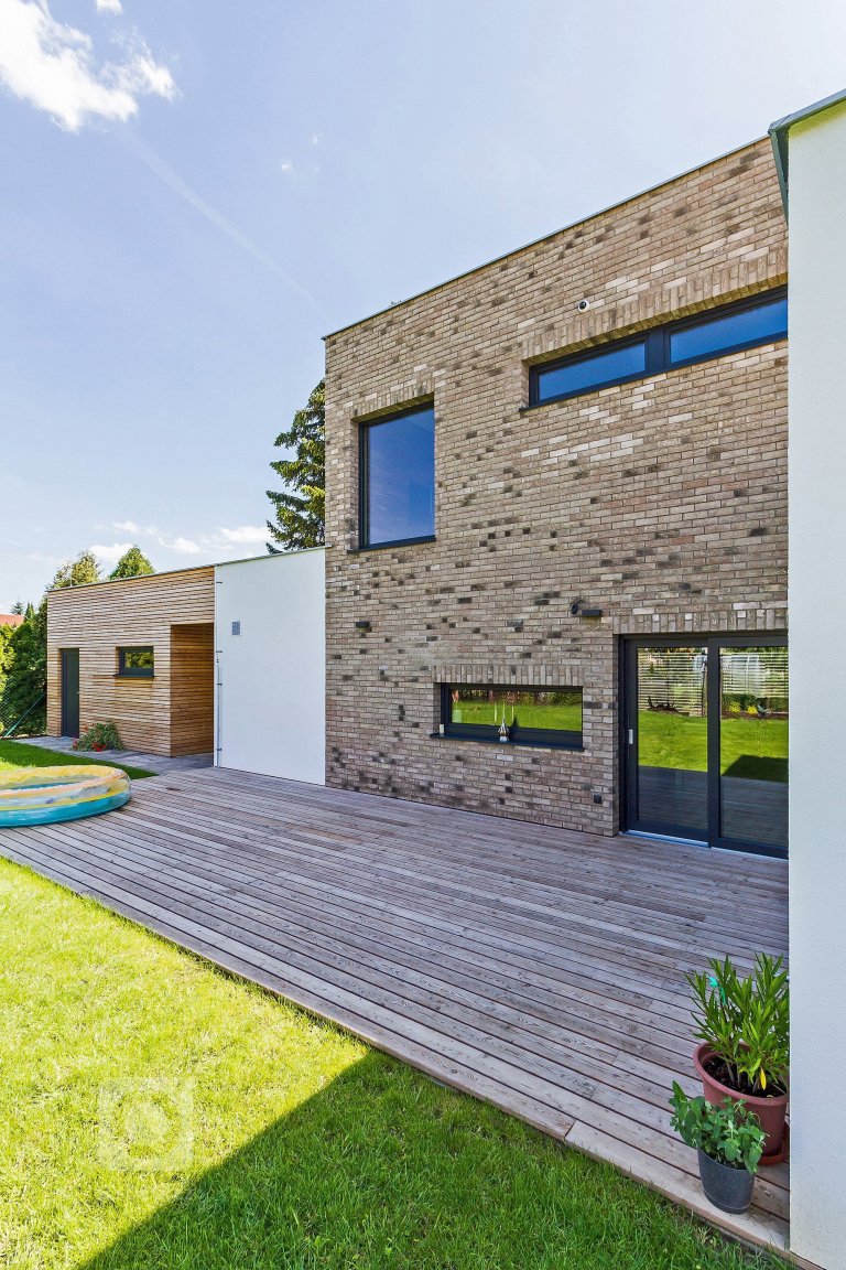 add picture to album