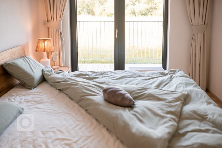 add picture to album