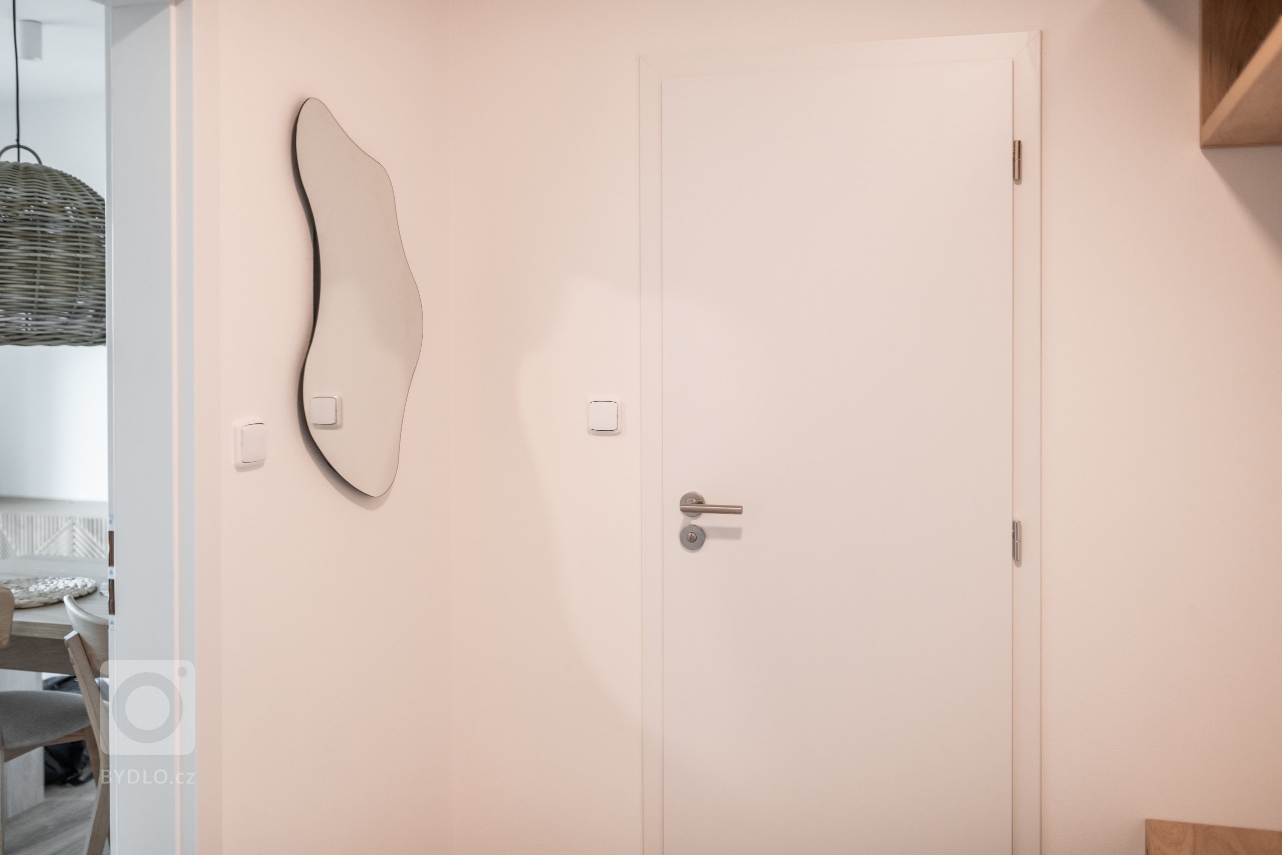 Projekt v nově stojící developerské rezidenci na kraji Zlína, který se odehravá ve stylu Boho.&nbsp;Důraz projektu byl kladený na jednoduchost, prostost a…