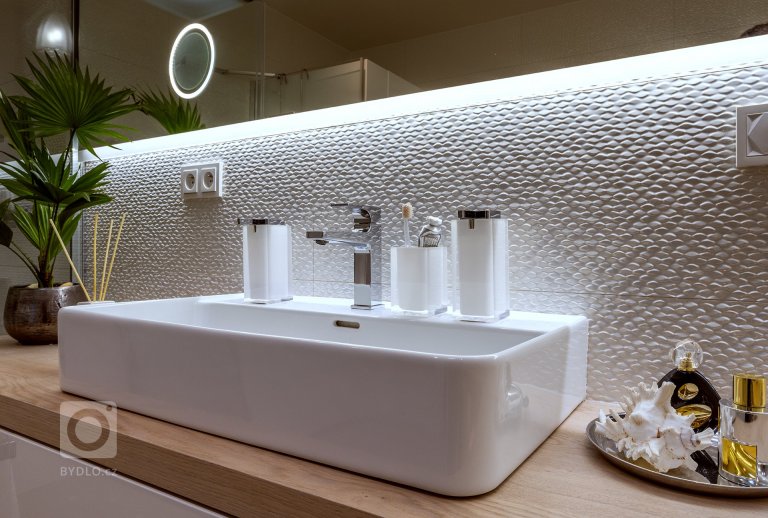 add picture to album