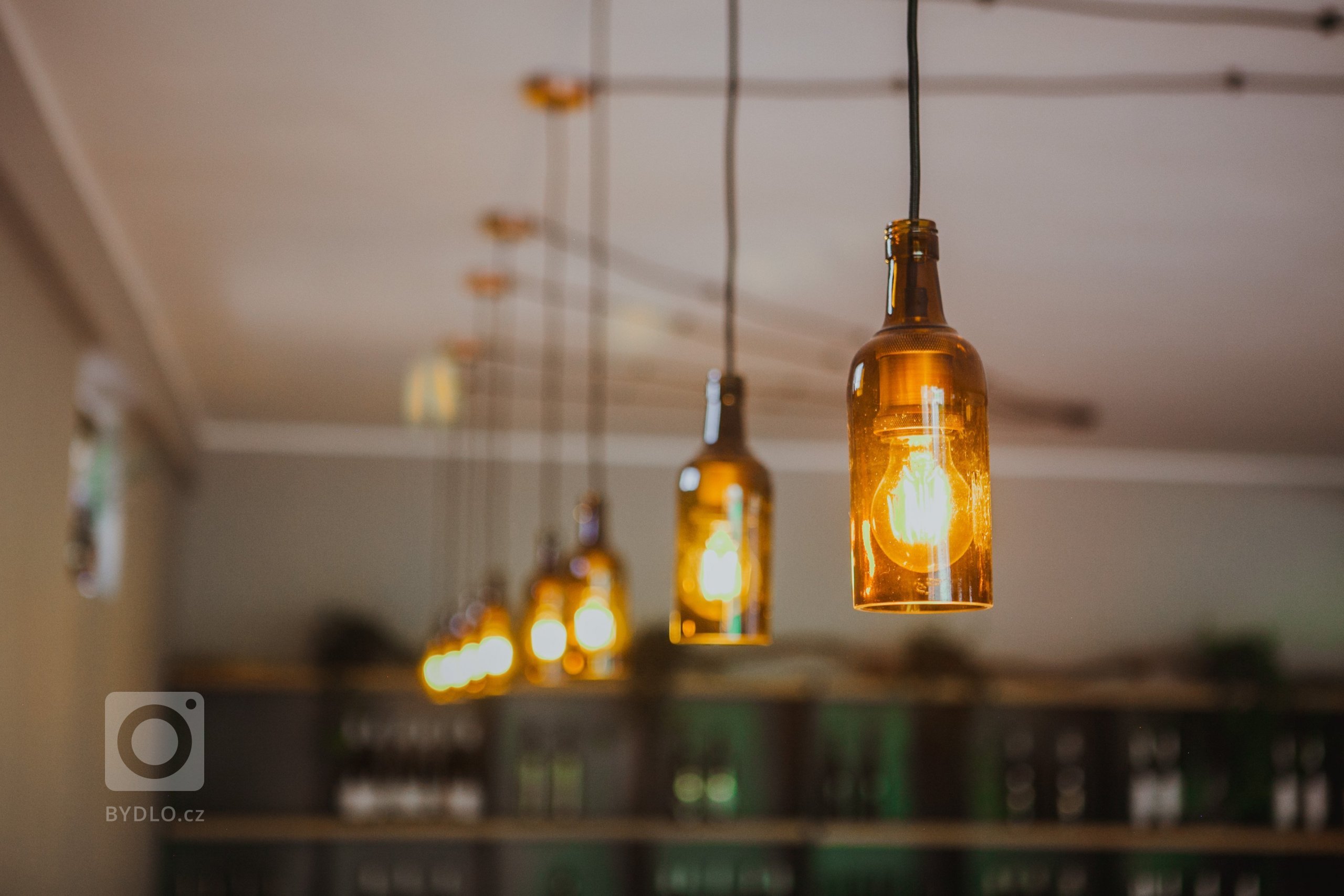 Spojení kavárny, vinárny a baru v jednom. Záleží na co je zrovna chuť. Tématické jméno La Šiška jak jinak než u prostoru o velikosti 87,63 m2 bez zázemí, který…