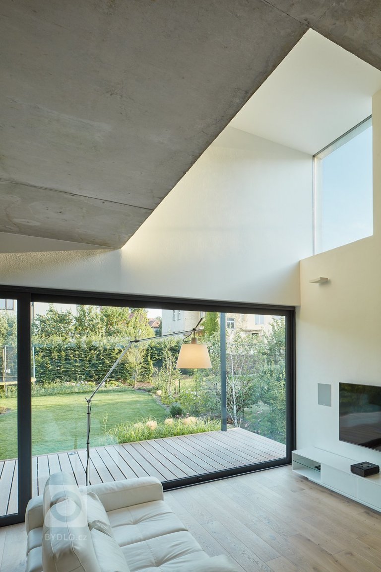 add picture to album