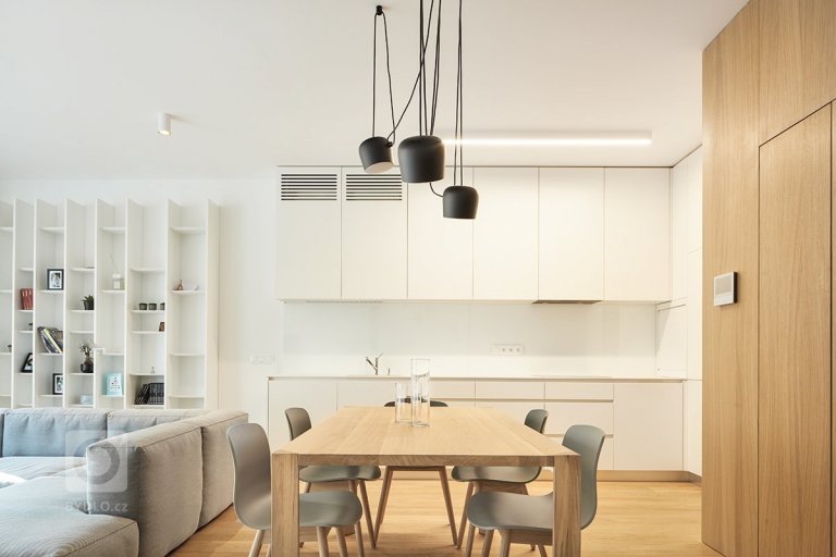 add picture to album