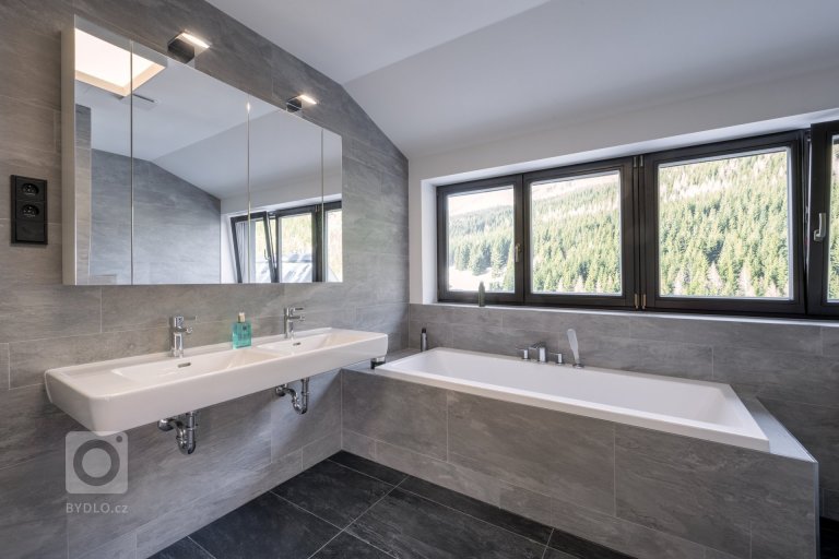 add picture to album