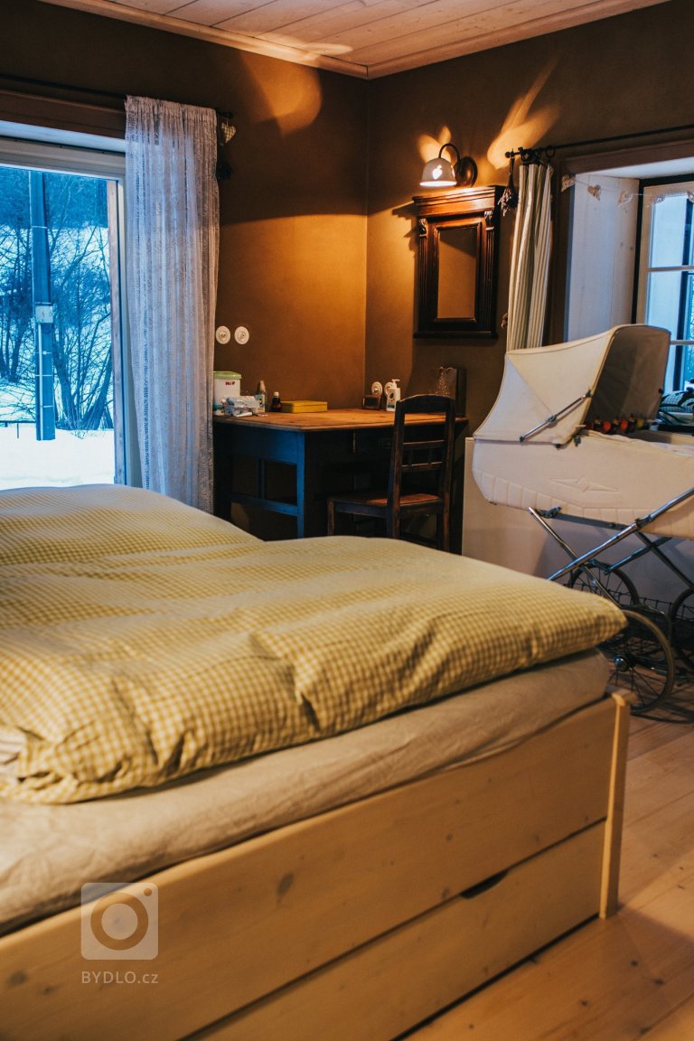 Rekonstrukce 280let staré chalupy pod památnou lípou. Dům byl znehodnocen opravou v 70tých letech a bylo nutno provést kompletní zásah do konstrukcí, výměnu…