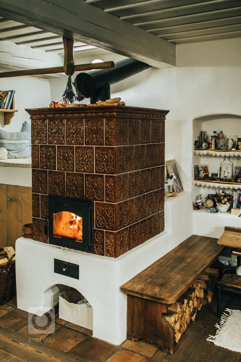 Rekonstrukce 280let staré chalupy pod památnou lípou. Dům byl znehodnocen opravou v 70tých letech a bylo nutno provést kompletní zásah do konstrukcí, výměnu…