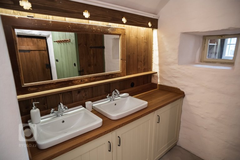 add picture to album