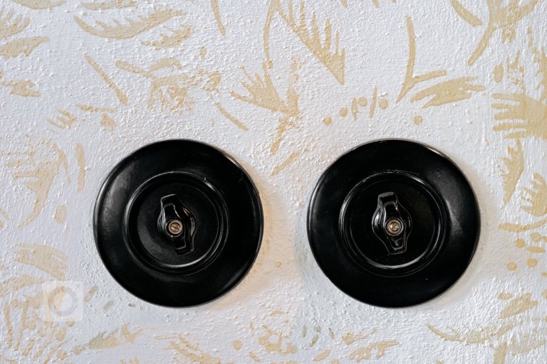 add picture to album