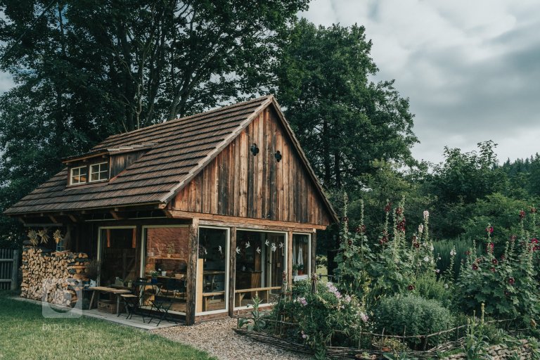 add picture to album