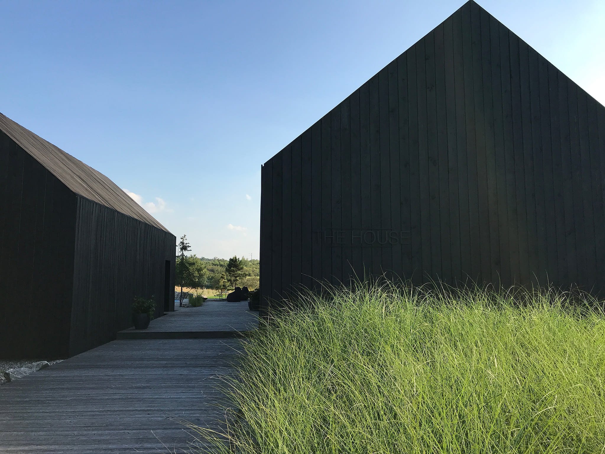 Moderní stodola na venkově