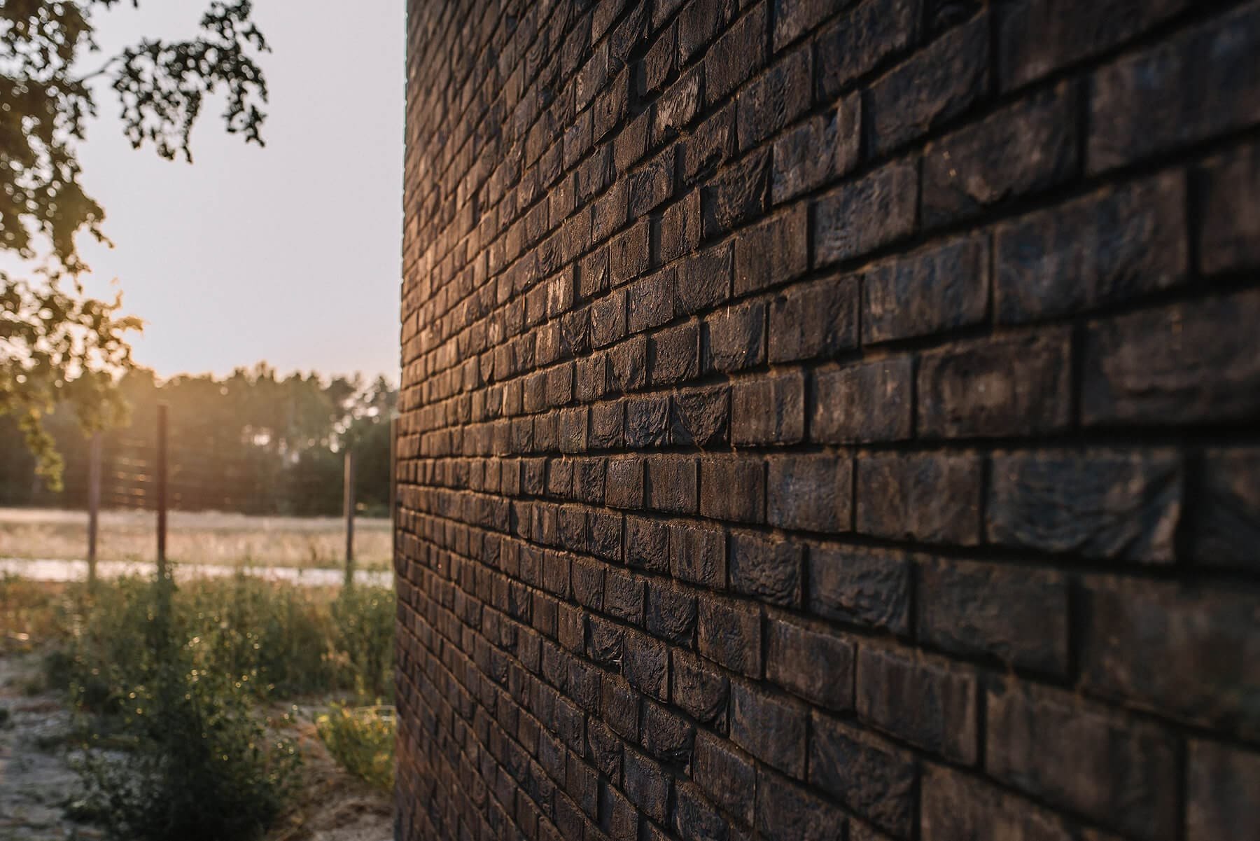 Nový dům ve tvaru moderní stodoly