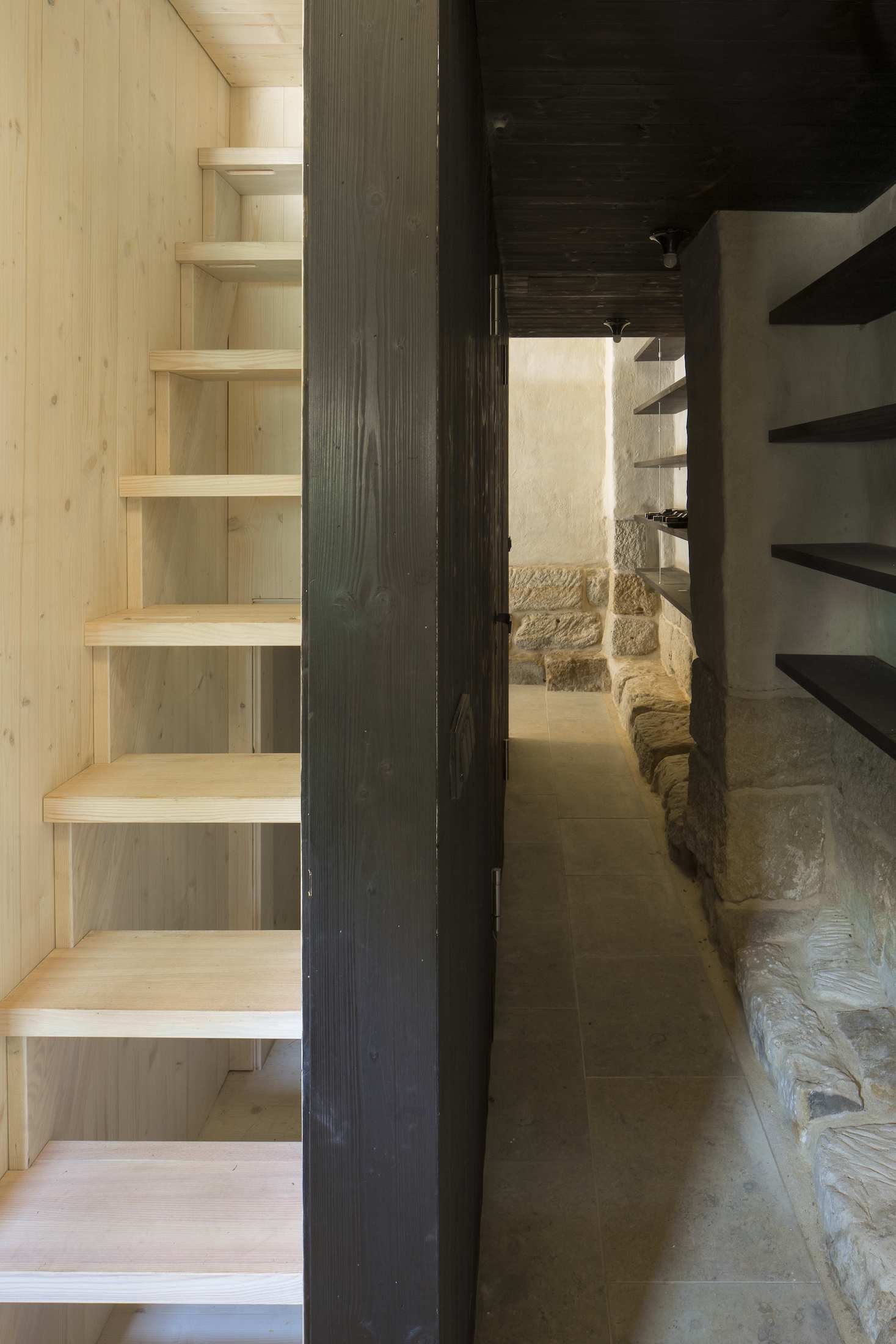 Ze staré stodoly je moderní chalupa k rekreaci