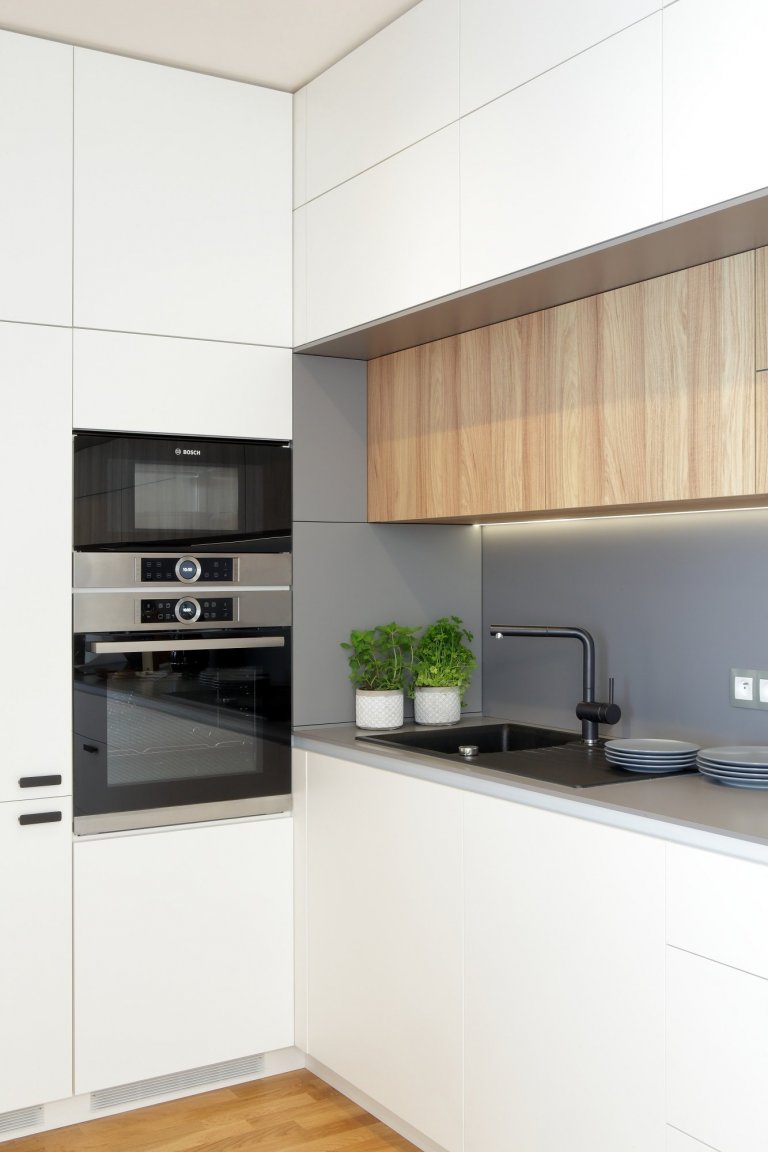 Na tomto projektu jsme začali pracovat v listopadu roku 2016, kdy byt byl ve fázi hrubé stavby a s klienty jsme začali vybírat standardy.
Aktivnější…