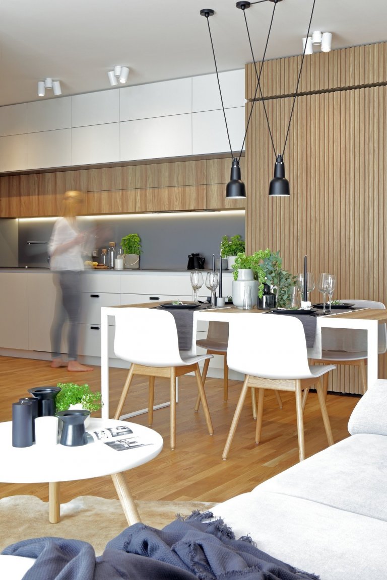 Na tomto projektu jsme začali pracovat v listopadu roku 2016, kdy byt byl ve fázi hrubé stavby a s klienty jsme začali vybírat standardy.
Aktivnější…