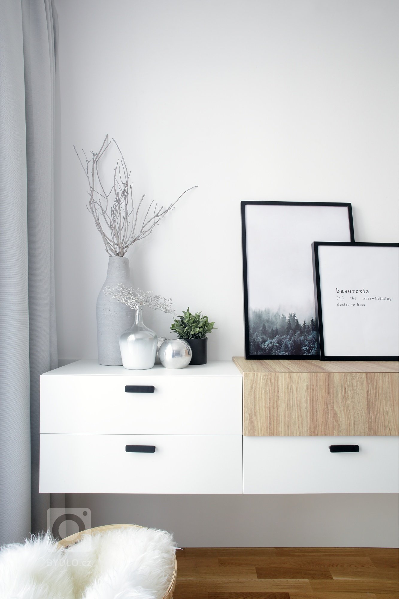 Na tomto projektu jsme začali pracovat v listopadu roku 2016, kdy byt byl ve fázi hrubé stavby a s klienty jsme začali vybírat standardy.
Aktivnější…