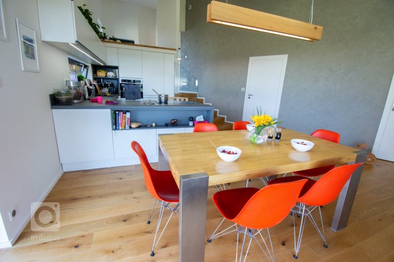 add picture to album