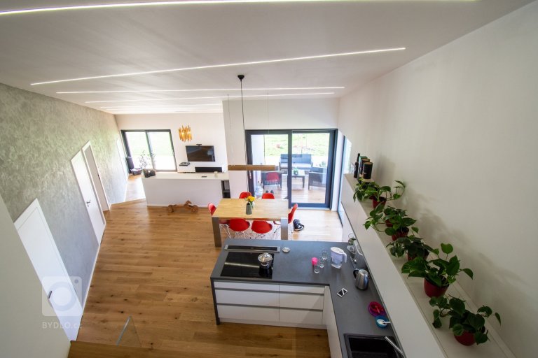 add picture to album