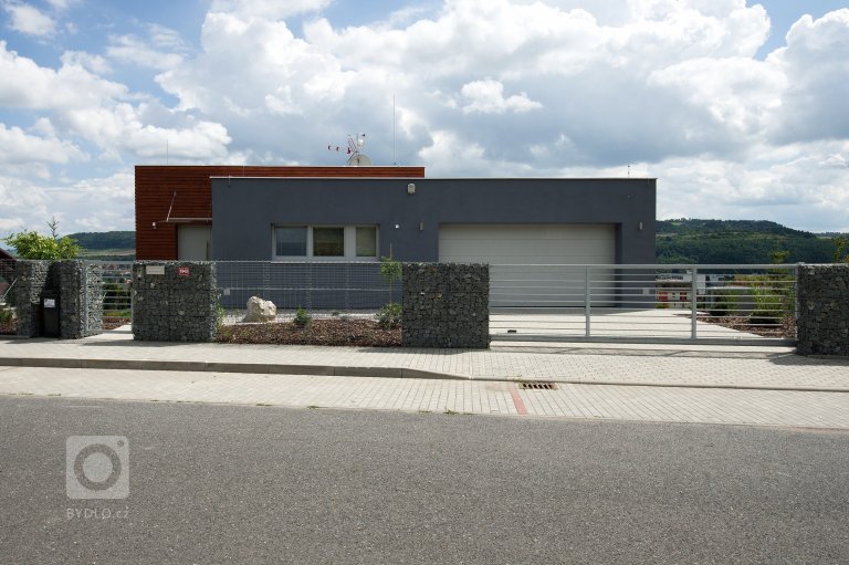 add picture to album