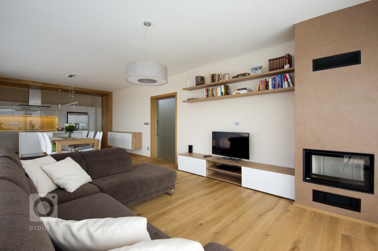 add picture to album