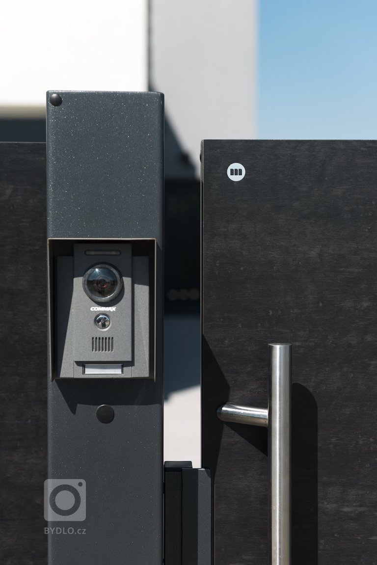 add picture to album