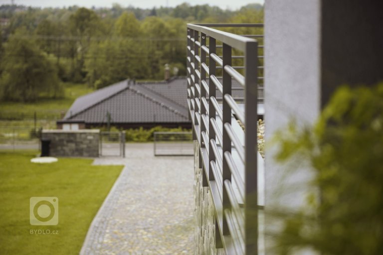 add picture to album