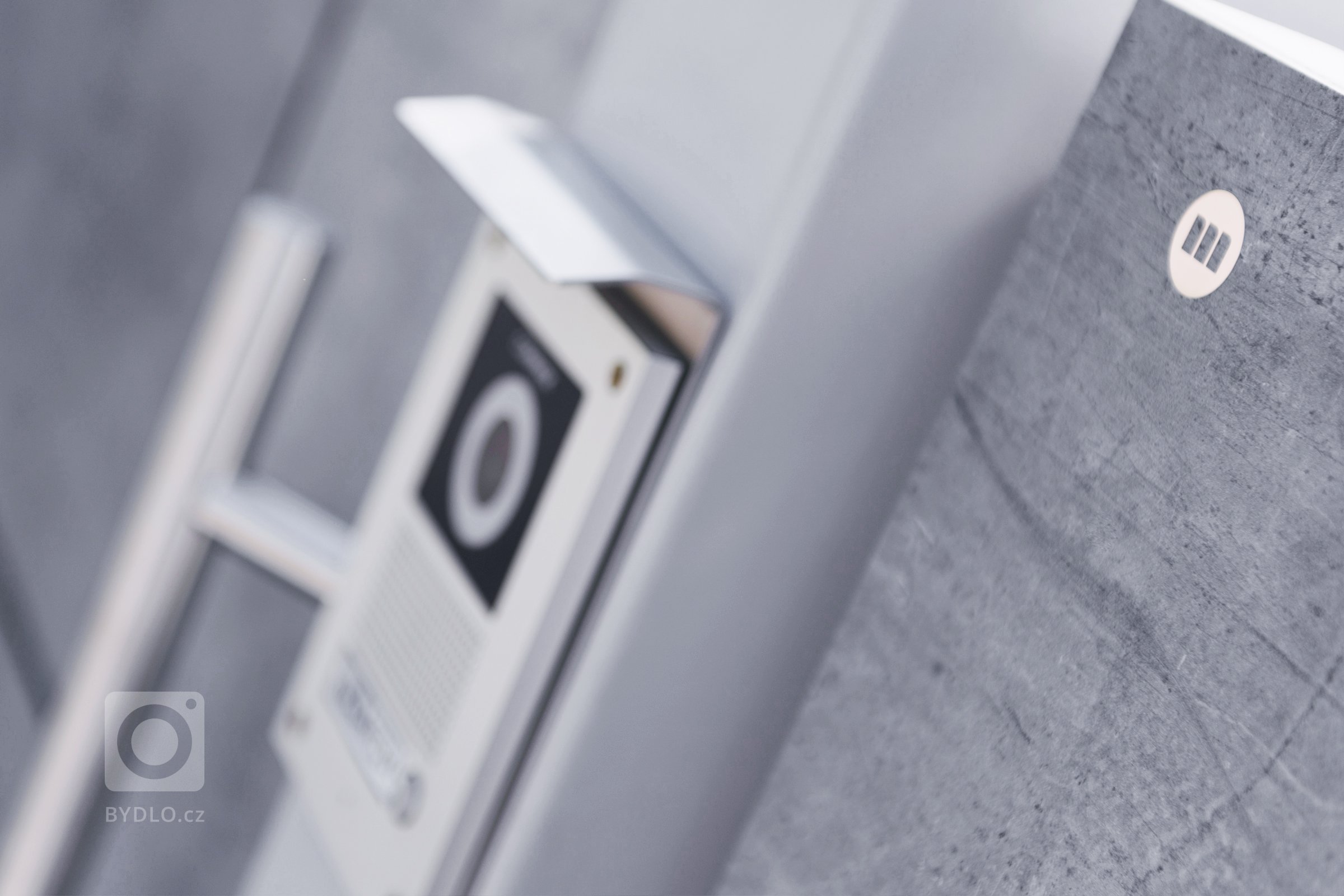 Vjezd k domu z řady Full (rodinný dům, Frýdek-Místek).

Ploty řady Full mohou mít díky materiálu prakticky jakýkoliv vzhled. Obkladové desky jsou&nbsp;z…