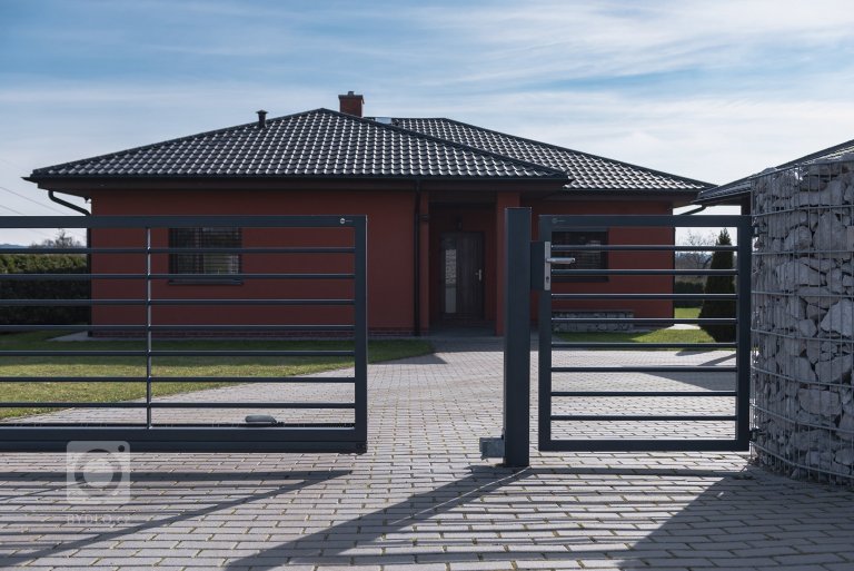 add picture to album