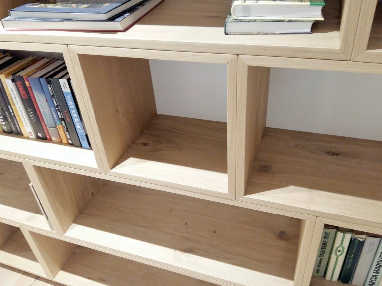 Byli jsme osloveni k návrhu a kompletní realizaci interiéru rodinného domu ve Špindlerově Mlýně. Přáním investora bylo vytvořit jednoduchý a otevřený prostor.…