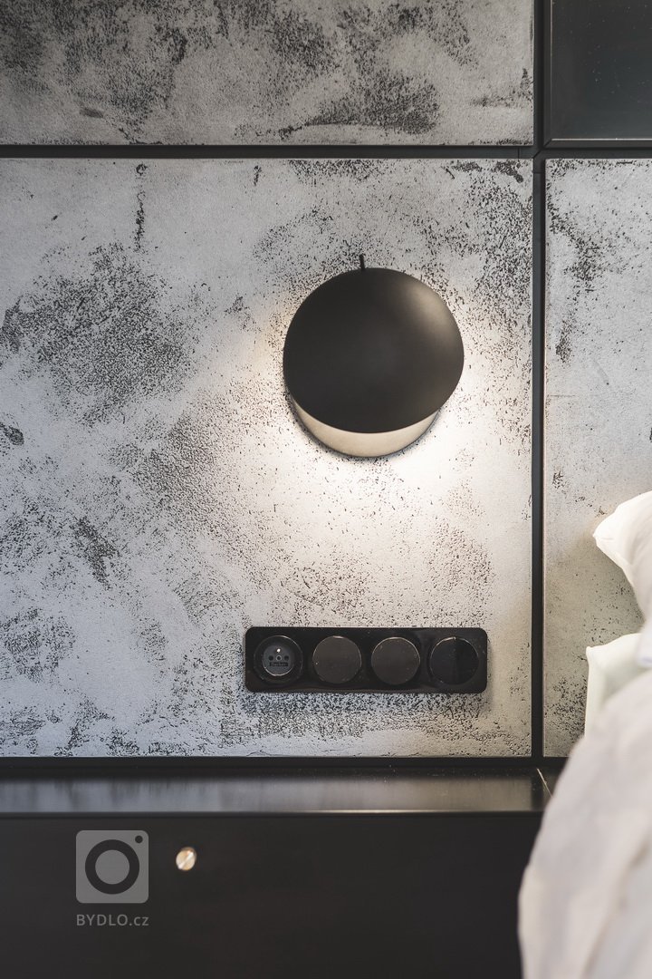 add picture to album