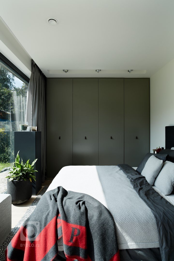 add picture to album