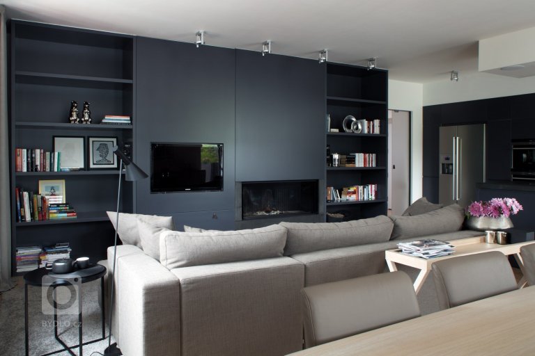 add picture to album