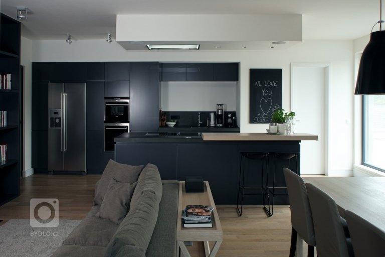 add picture to album