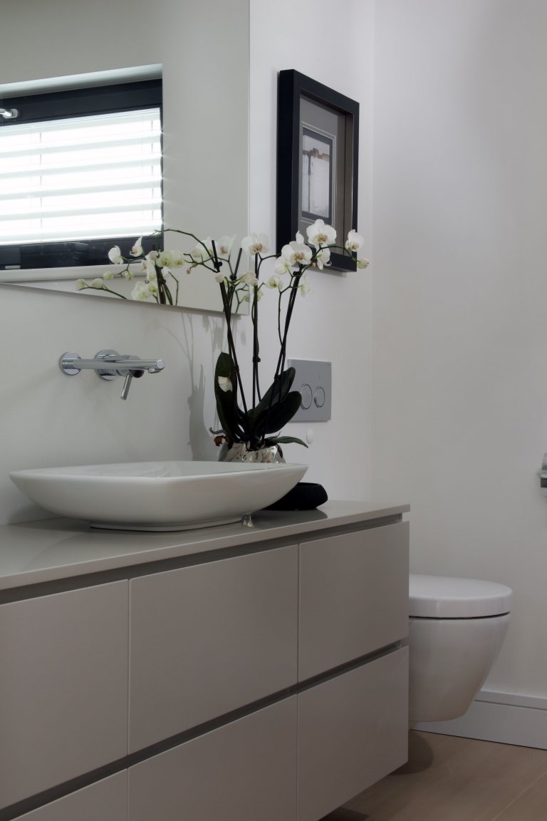 DISPOZIČNÍ ŘEŠENÍ A KOMPLETNÍ REALIZACE INTERIÉRU PRO RODINU S DVĚMA DĚTMI. KLIENT NÁM PONECHAL VOLNOU RUKU A TĚŠÍ NÁS, ŽE BYL S VÝSLEDKEM SPOKOJEN.
