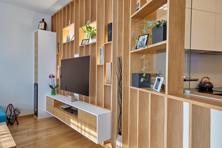 Ďalšia vydarená realizácia interiéru. Tentokrát sa jednalo o byt v Cubicon Gardens v Bratislave.&nbsp; :)

Výnimočné bolo hlavne vyriešenie prepojenia resp.…