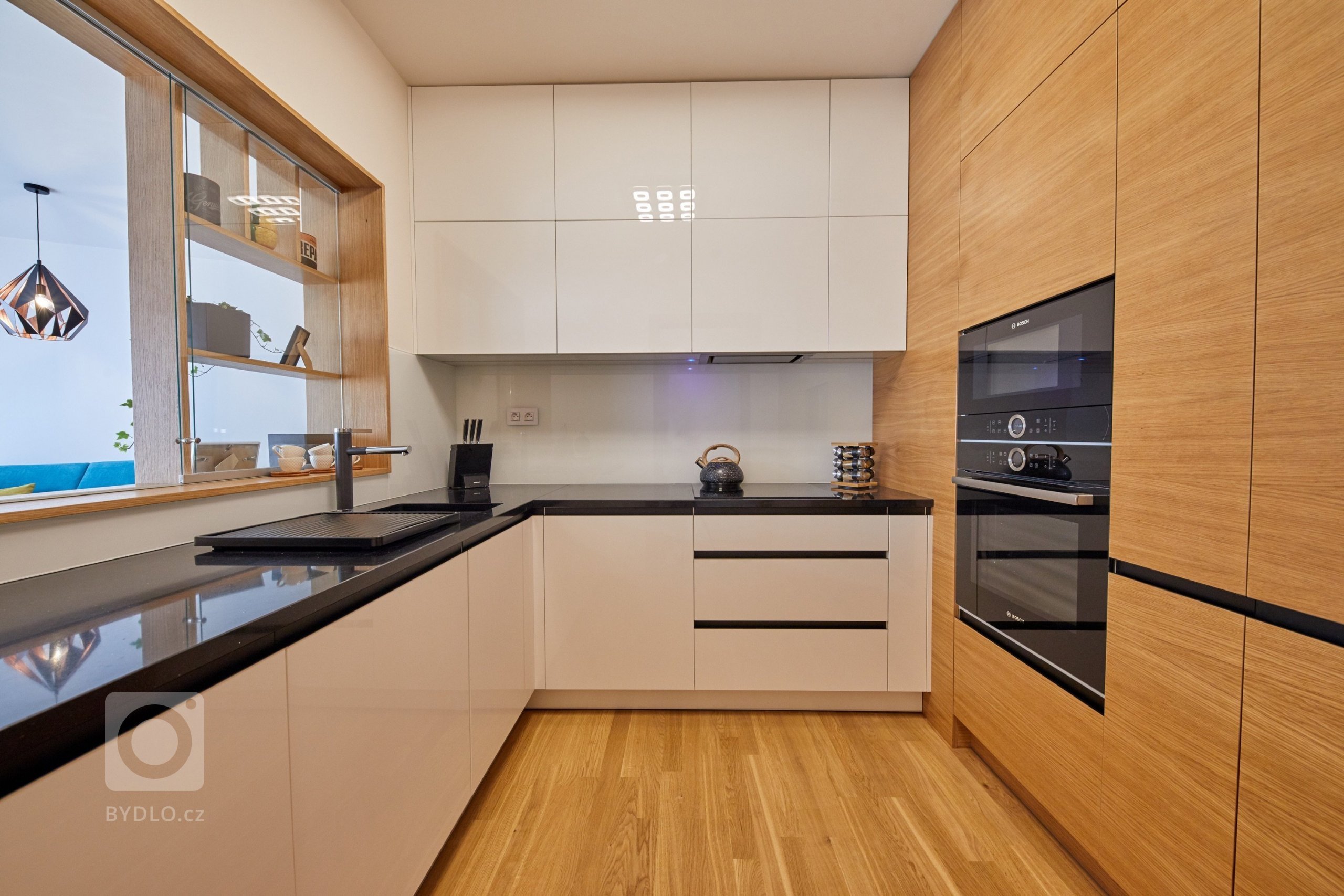 Ďalšia vydarená realizácia interiéru. Tentokrát sa jednalo o byt v Cubicon Gardens v Bratislave.&nbsp; :)

Výnimočné bolo hlavne vyriešenie prepojenia resp.…