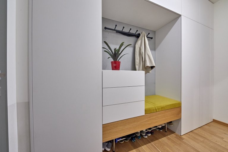 Ďalšia vydarená realizácia interiéru. Tentokrát sa jednalo o byt v Cubicon Gardens v Bratislave.&nbsp; :)

Výnimočné bolo hlavne vyriešenie prepojenia resp.…