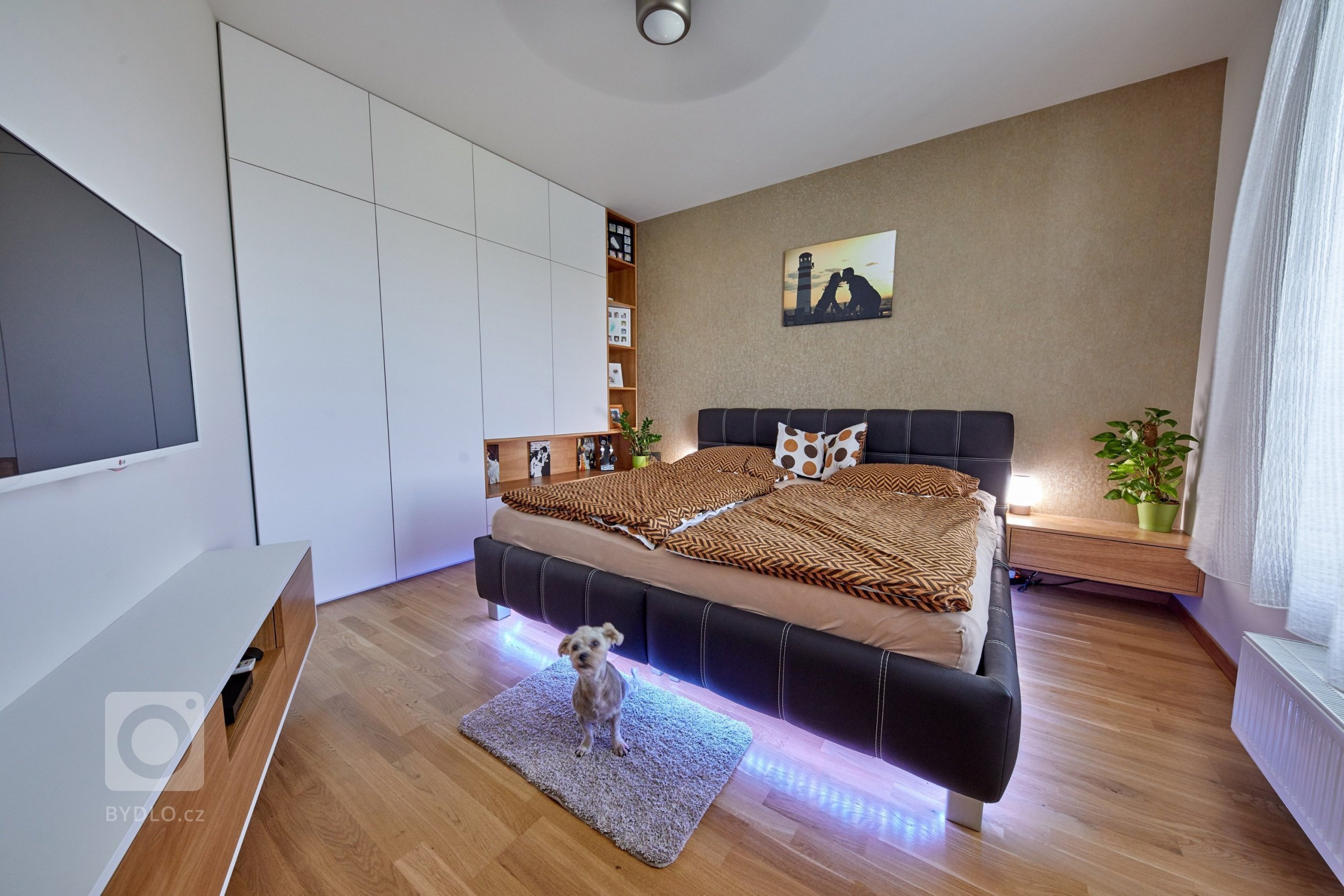 Ďalšia vydarená realizácia interiéru. Tentokrát sa jednalo o byt v Cubicon Gardens v Bratislave.&nbsp; :)

Výnimočné bolo hlavne vyriešenie prepojenia resp.…