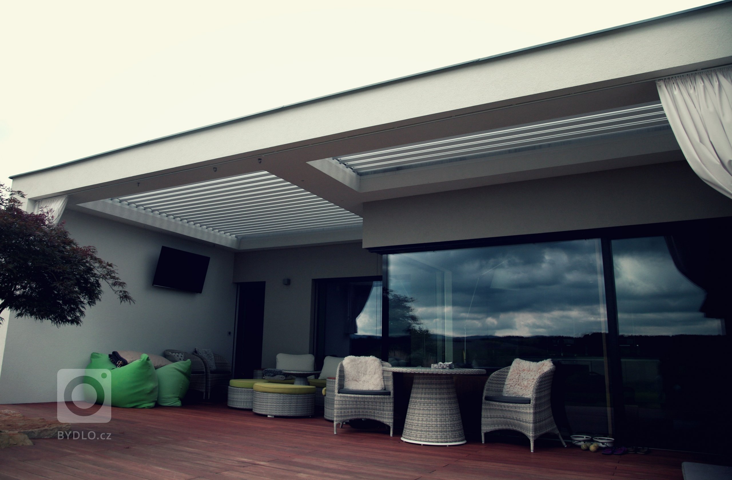 Bioklimatická pergola PLACEO skvěle poslouží milovníkům okrasné zeleně. Jestli venku pěstujete náročné rostliny, jistě oceníte možnost jednoduše regulovat…