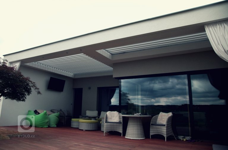 add picture to album