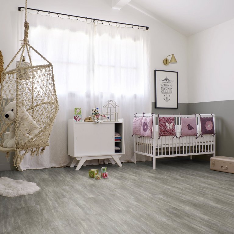 Trend současné doby? Lepené vinylové podlahy