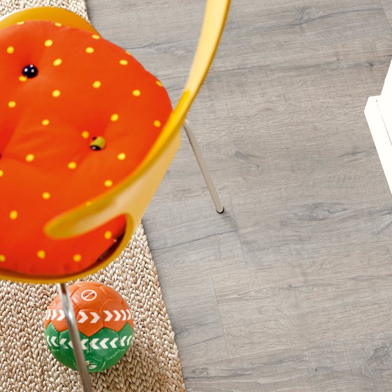 Trend současné doby? Lepené vinylové podlahy